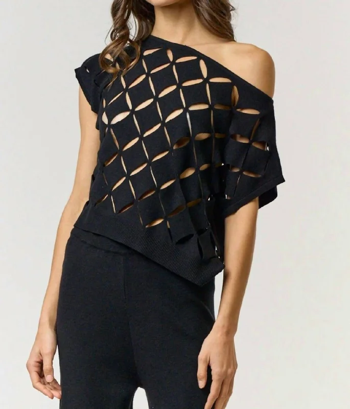 Cut Out Detail Sweater Top In Black